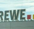 Die Rewe Group prägt den europäischen Einzelhandel durch nachhaltige Strategien und starke Marken (Foto: AdobeStock 592782226-Annabell Gsödl)